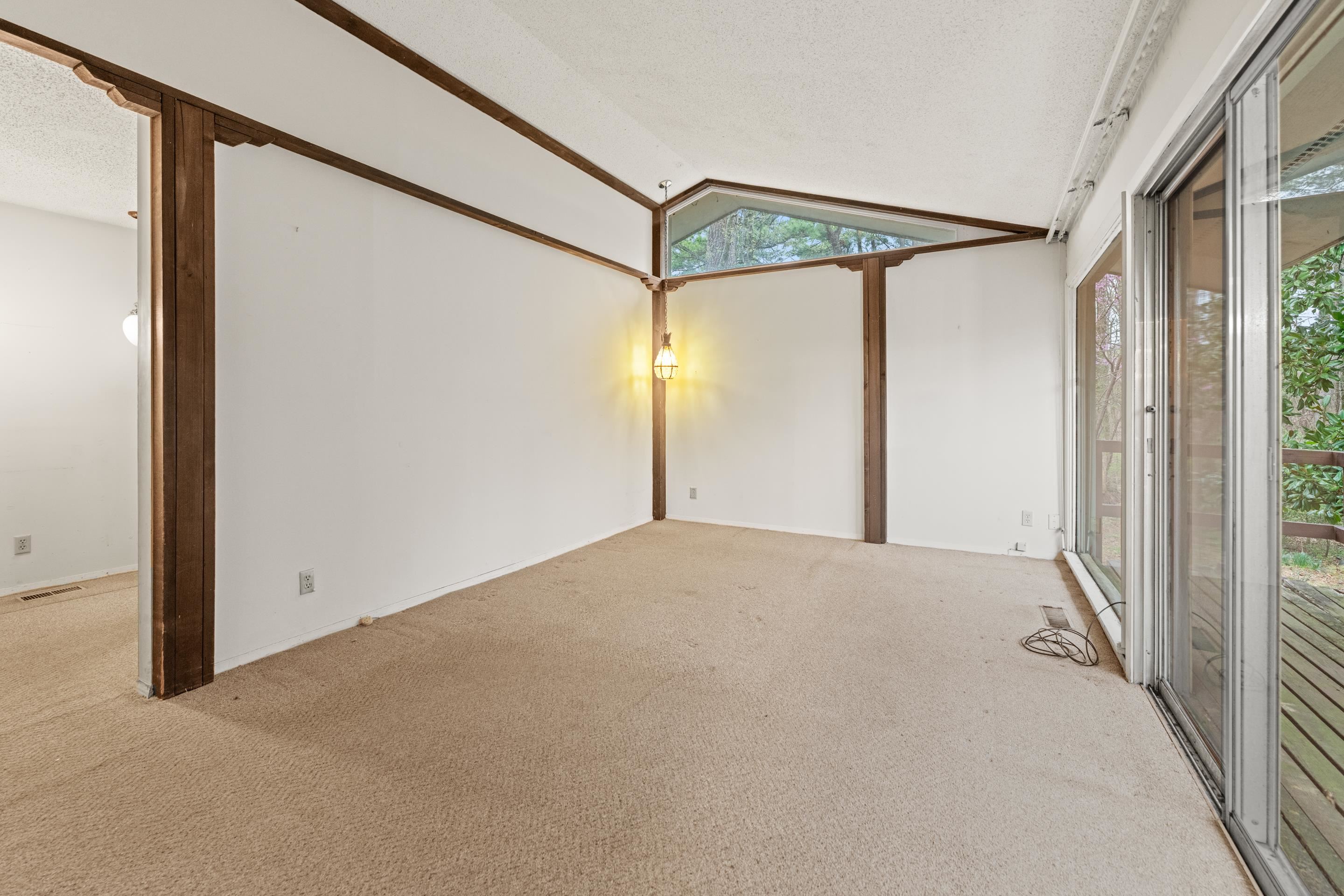 3981 GLENDALE DR