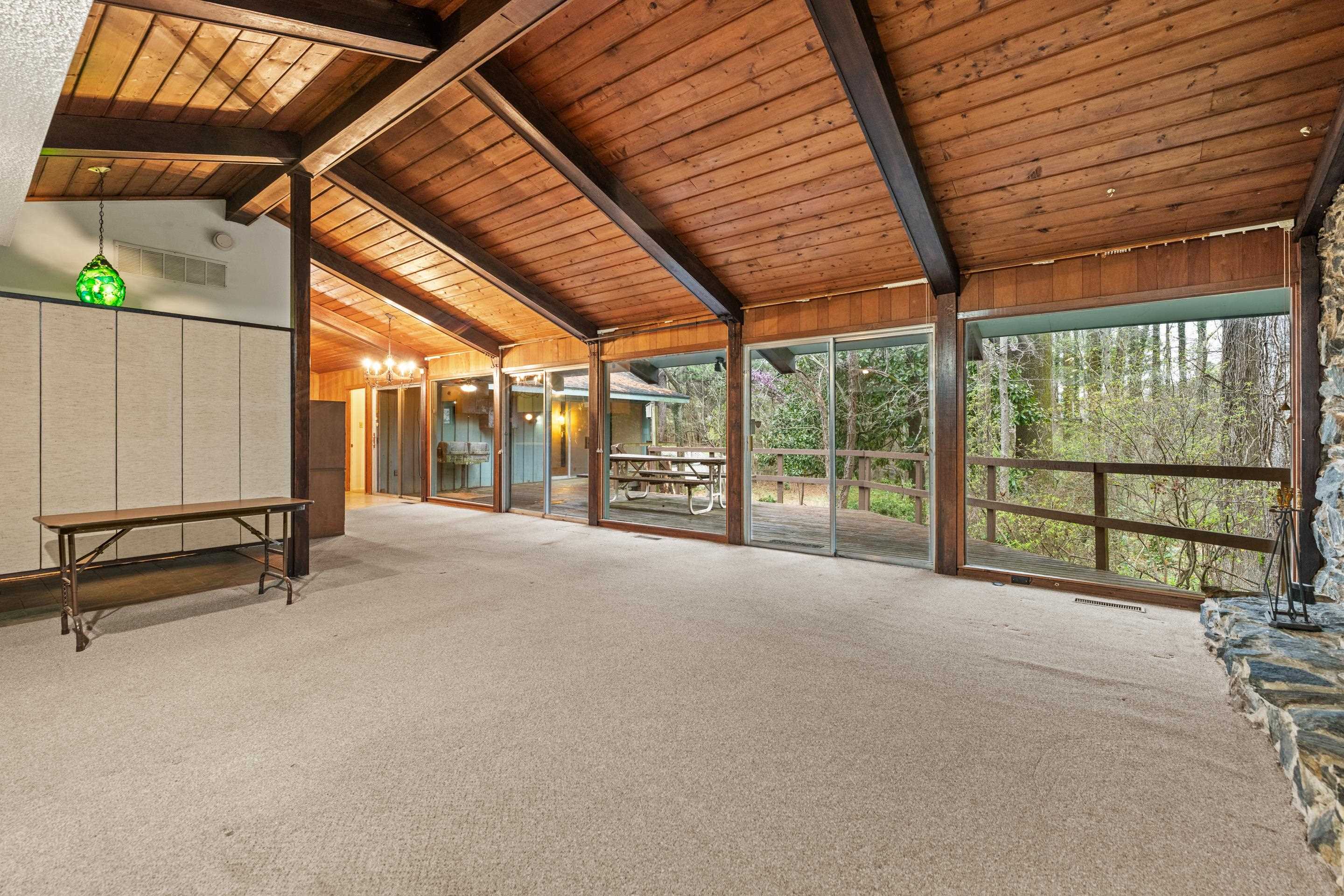 3981 GLENDALE DR