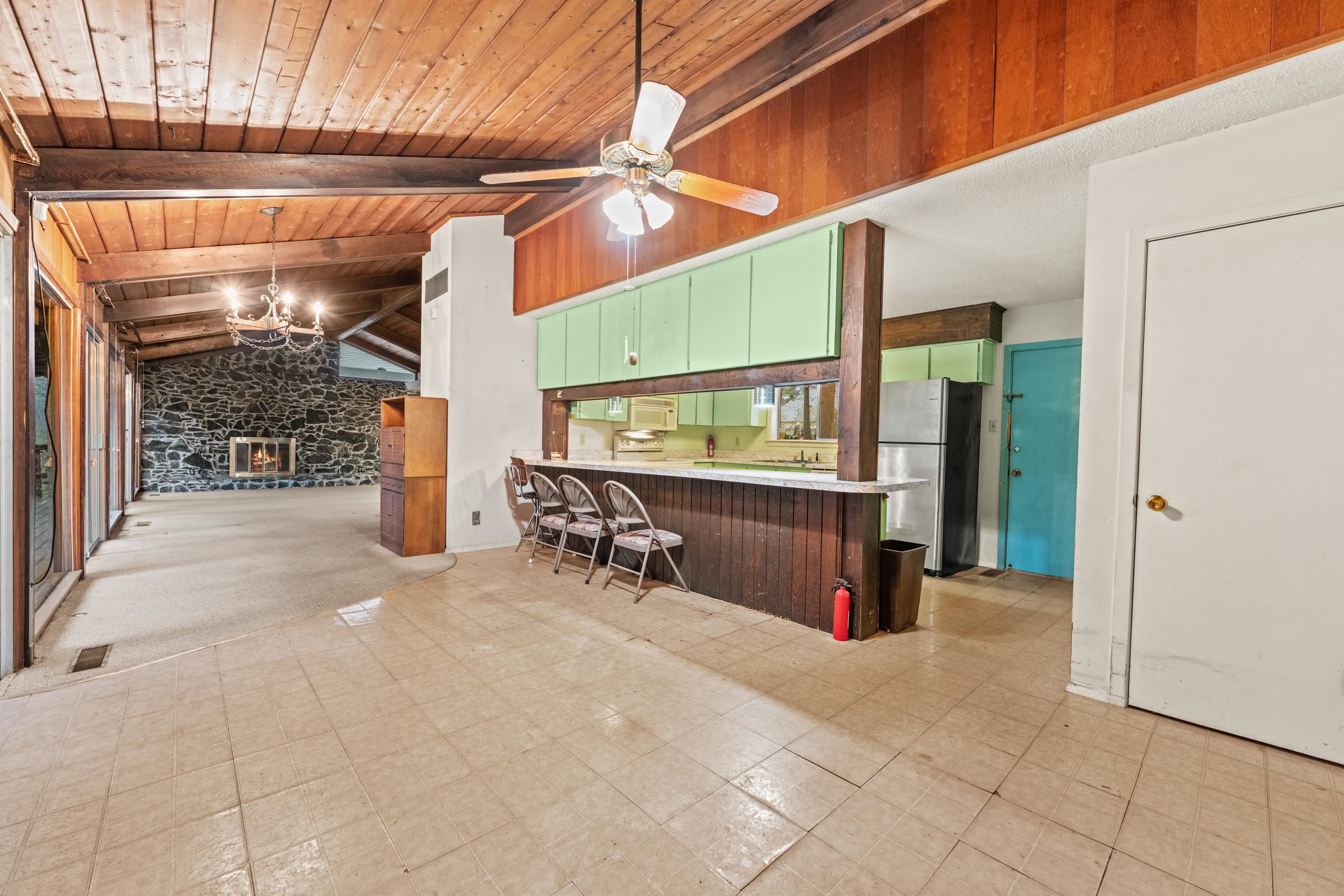 3981 GLENDALE DR