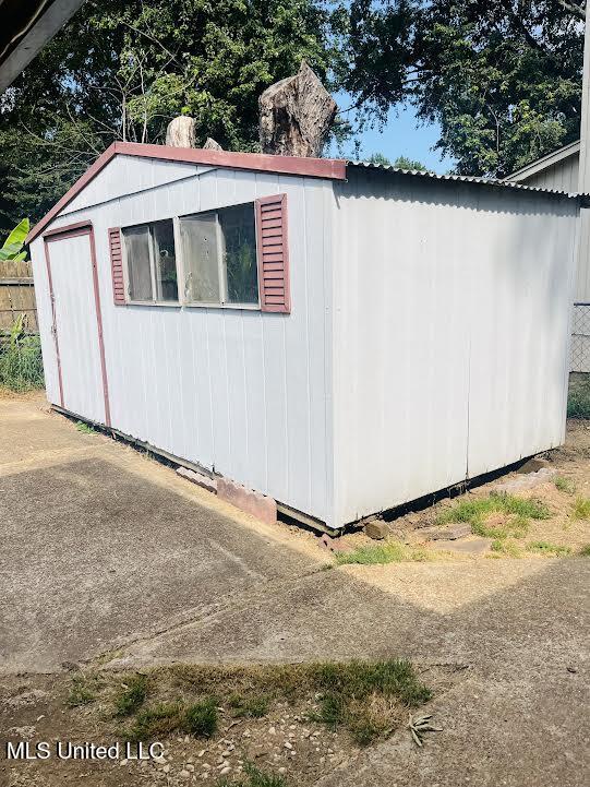708 Thornwood Drive