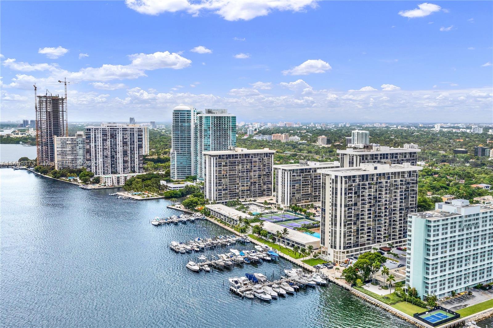 1901 Brickell Ave Unit: B2208