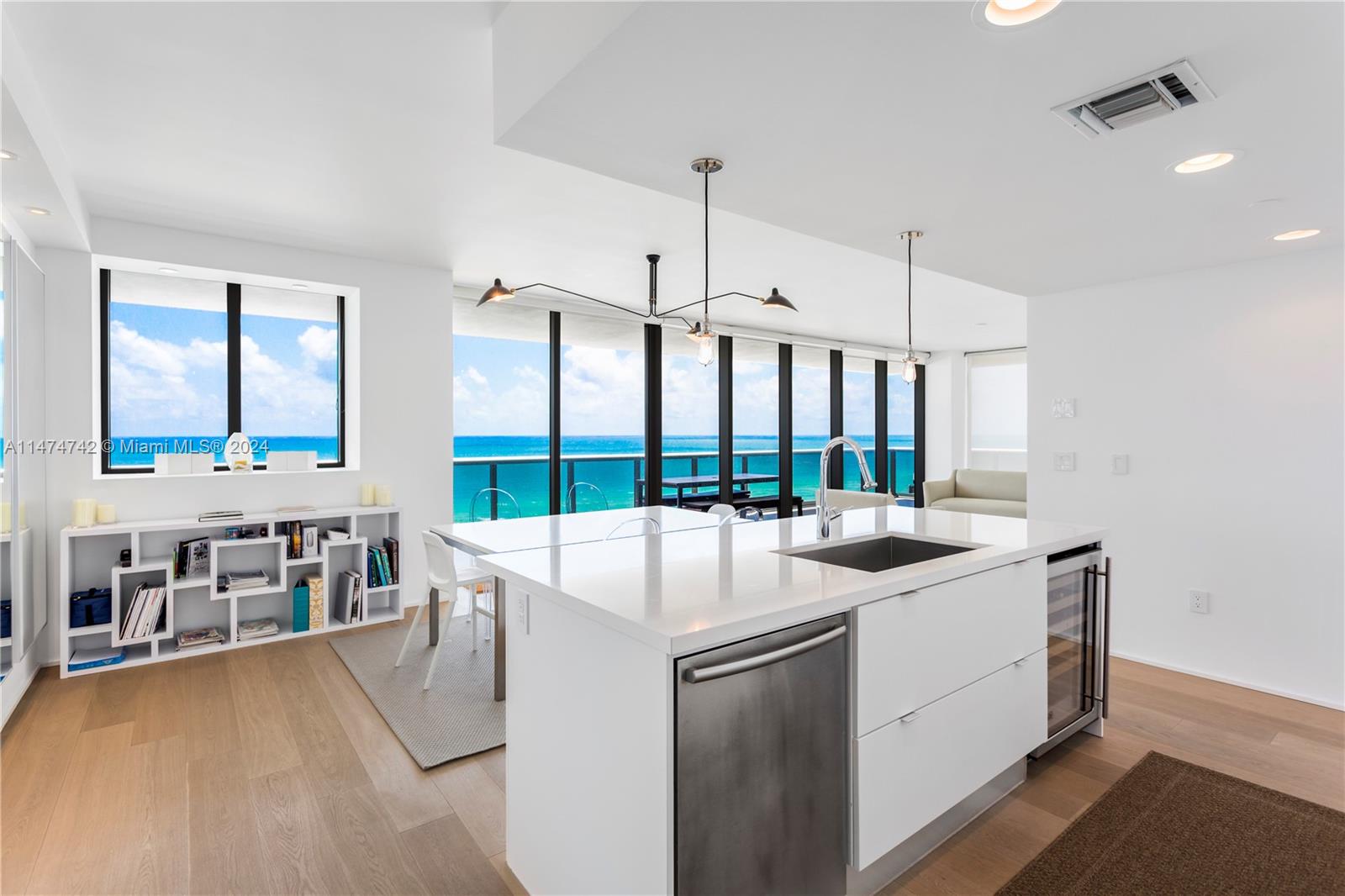 5875 Collins Ave Unit: 1102