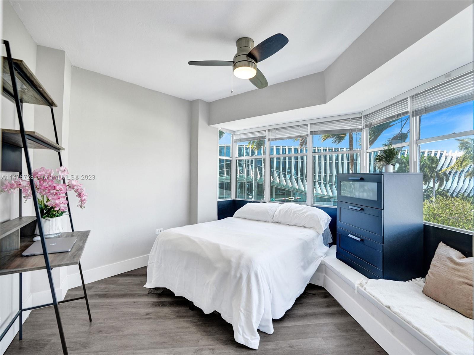 1881 Washington Ave Unit: 4B