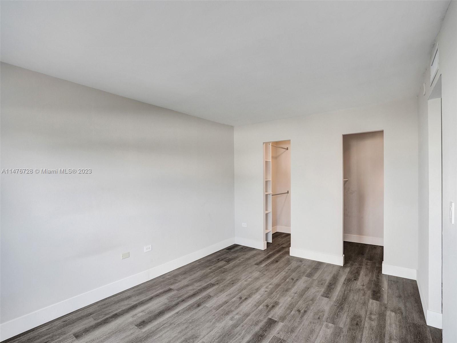 1881 Washington Ave Unit: 4B