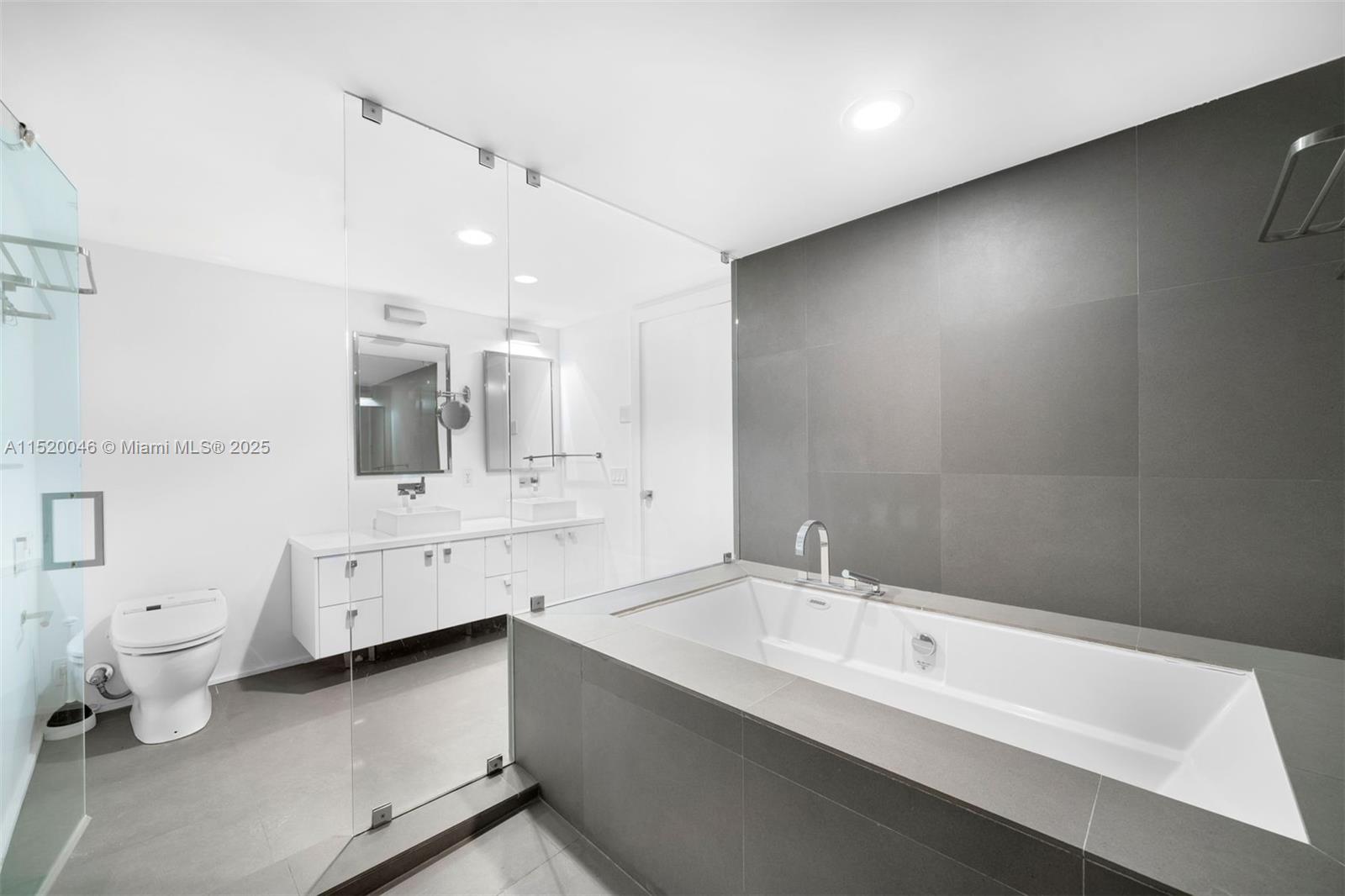 5875 Collins Ave Unit: 1102