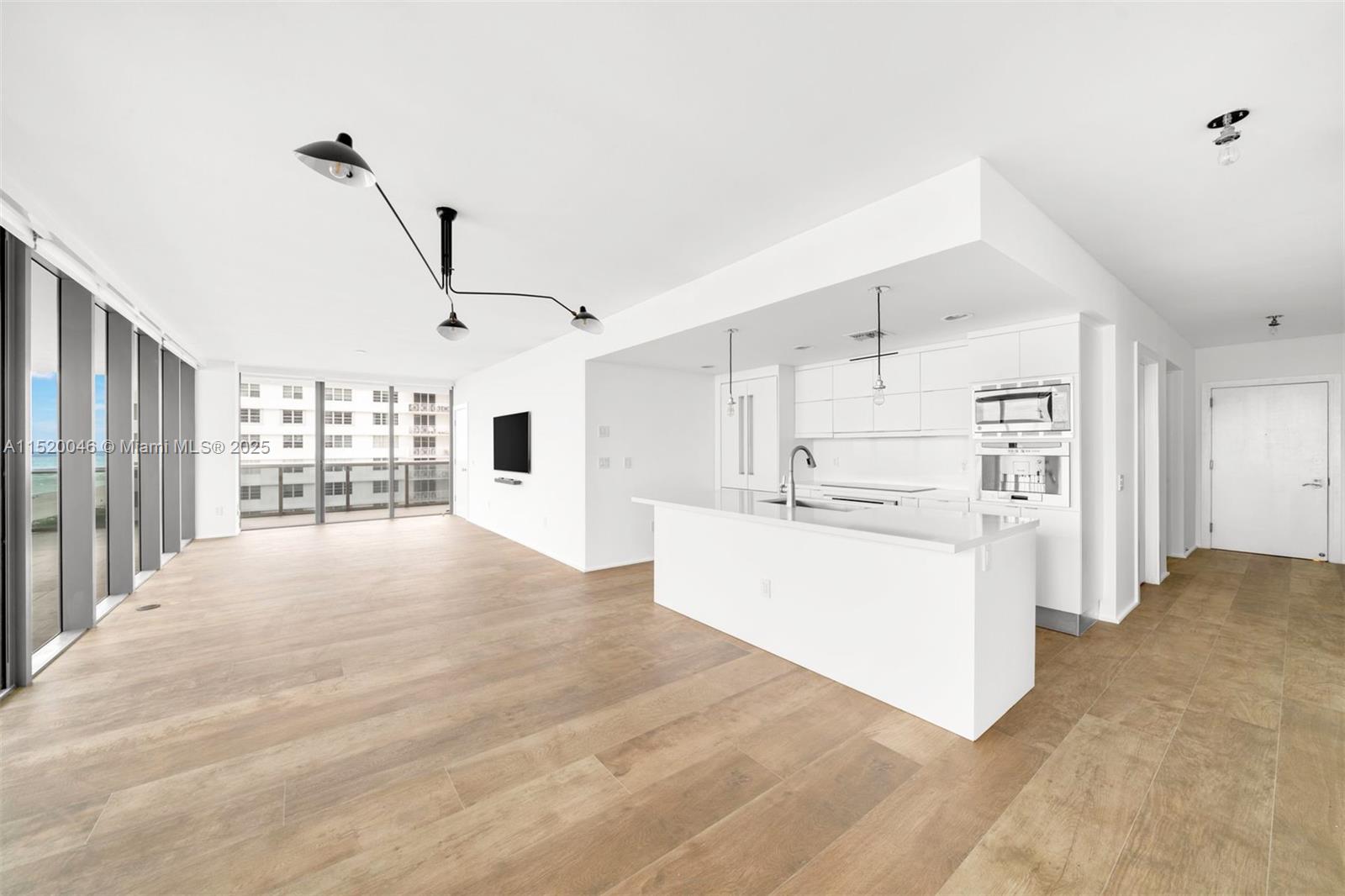 5875 Collins Ave Unit: 1102