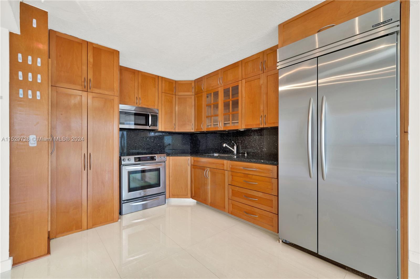 1901 Brickell Ave Unit: B2206