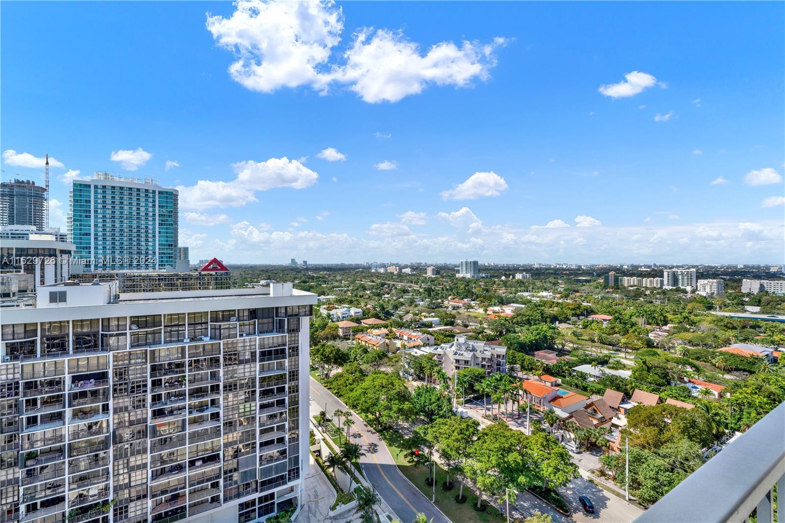 1901 Brickell Ave Unit: B2206