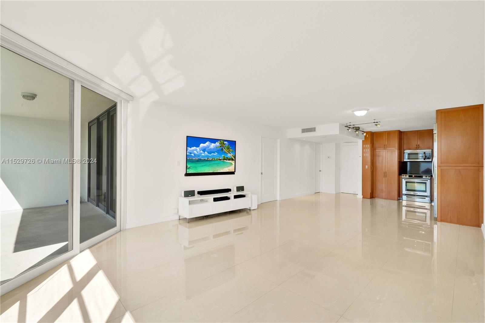 1901 Brickell Ave Unit: B2206