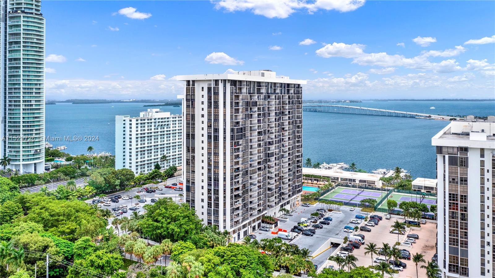 1901 Brickell Ave Unit: B2206