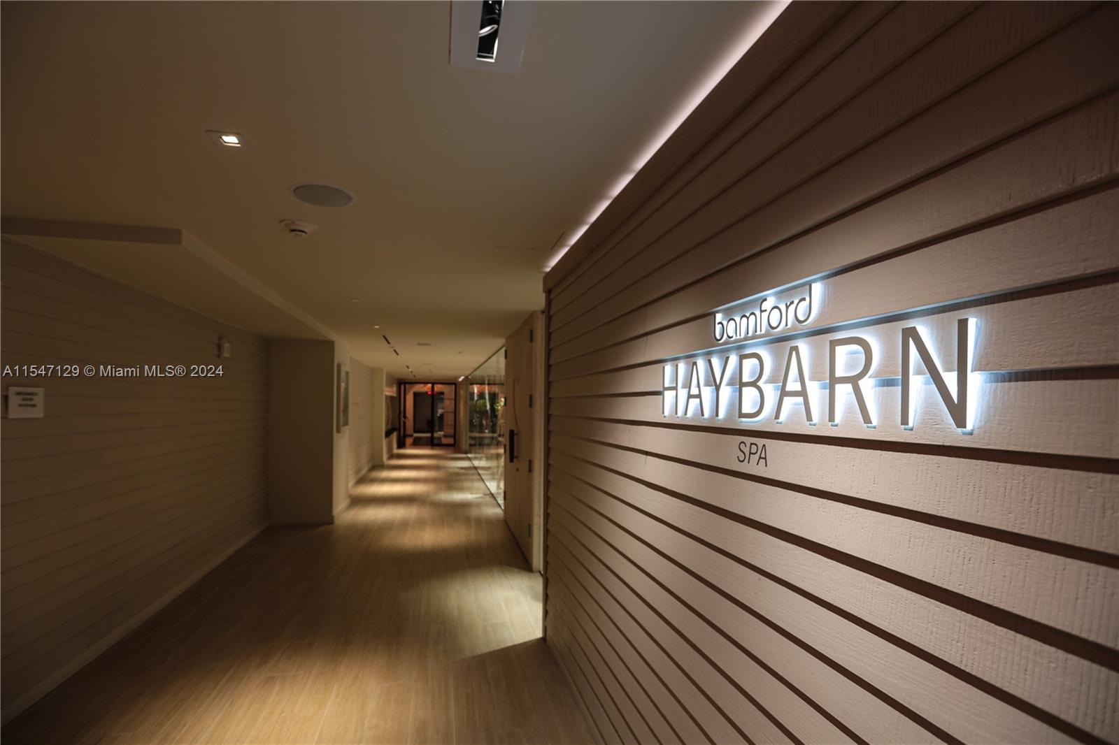 2301 Collins Ave # 1116