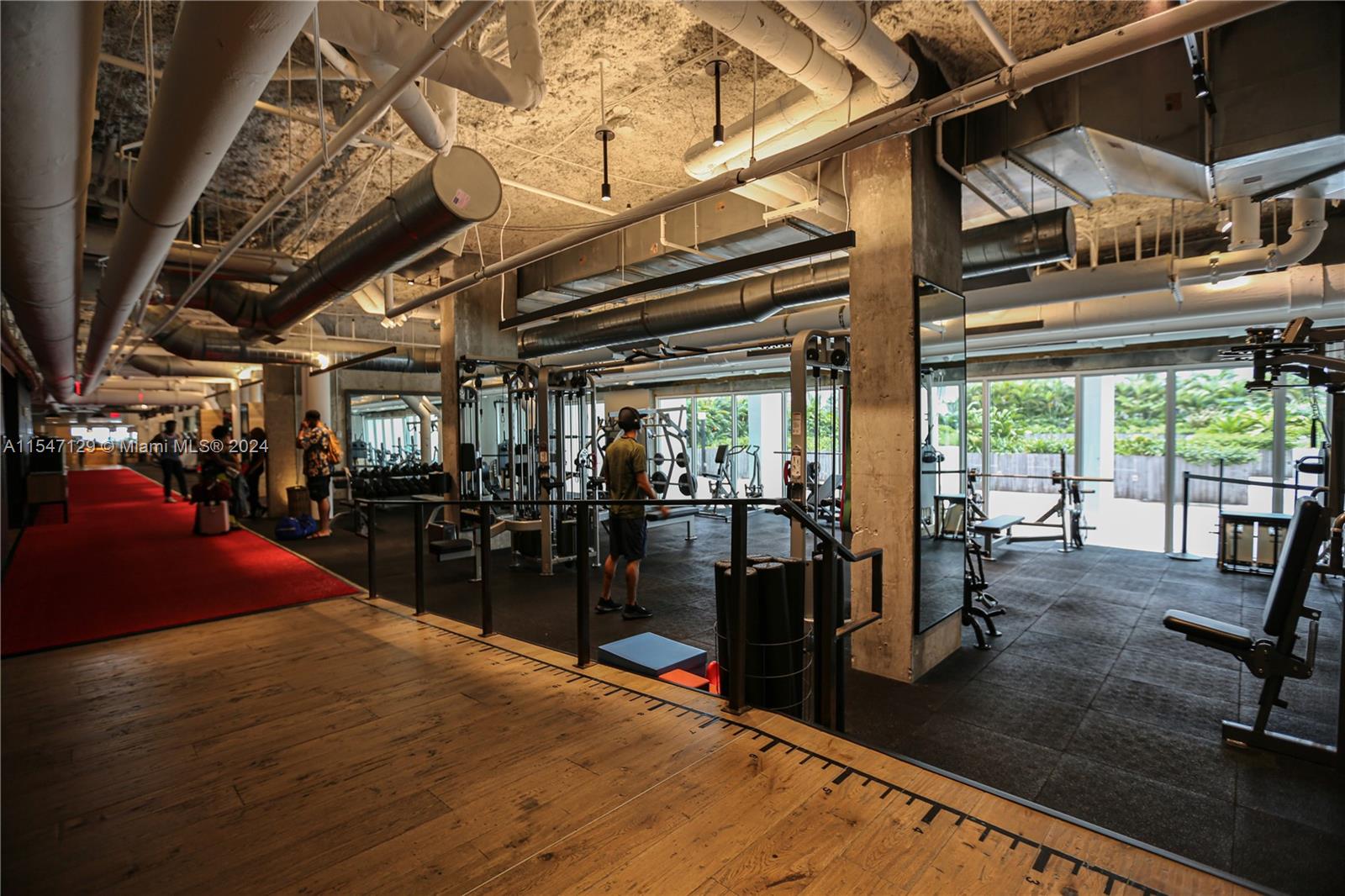 2301 Collins Ave # 1116