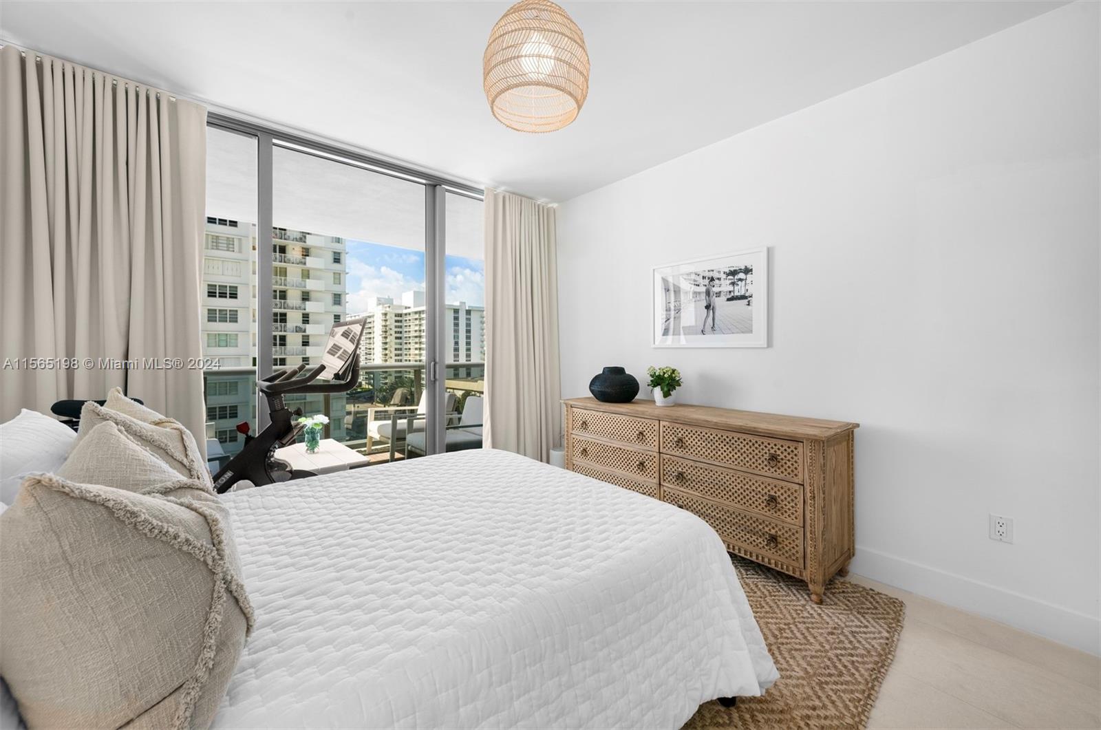 5875 Collins Ave # 906