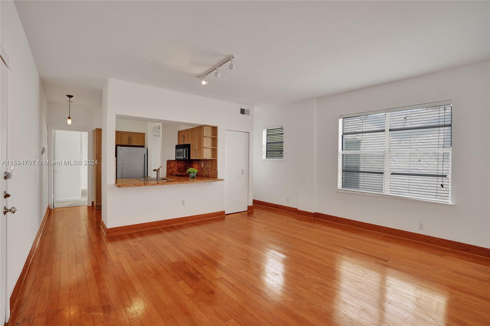 1200 Euclid Ave # 204