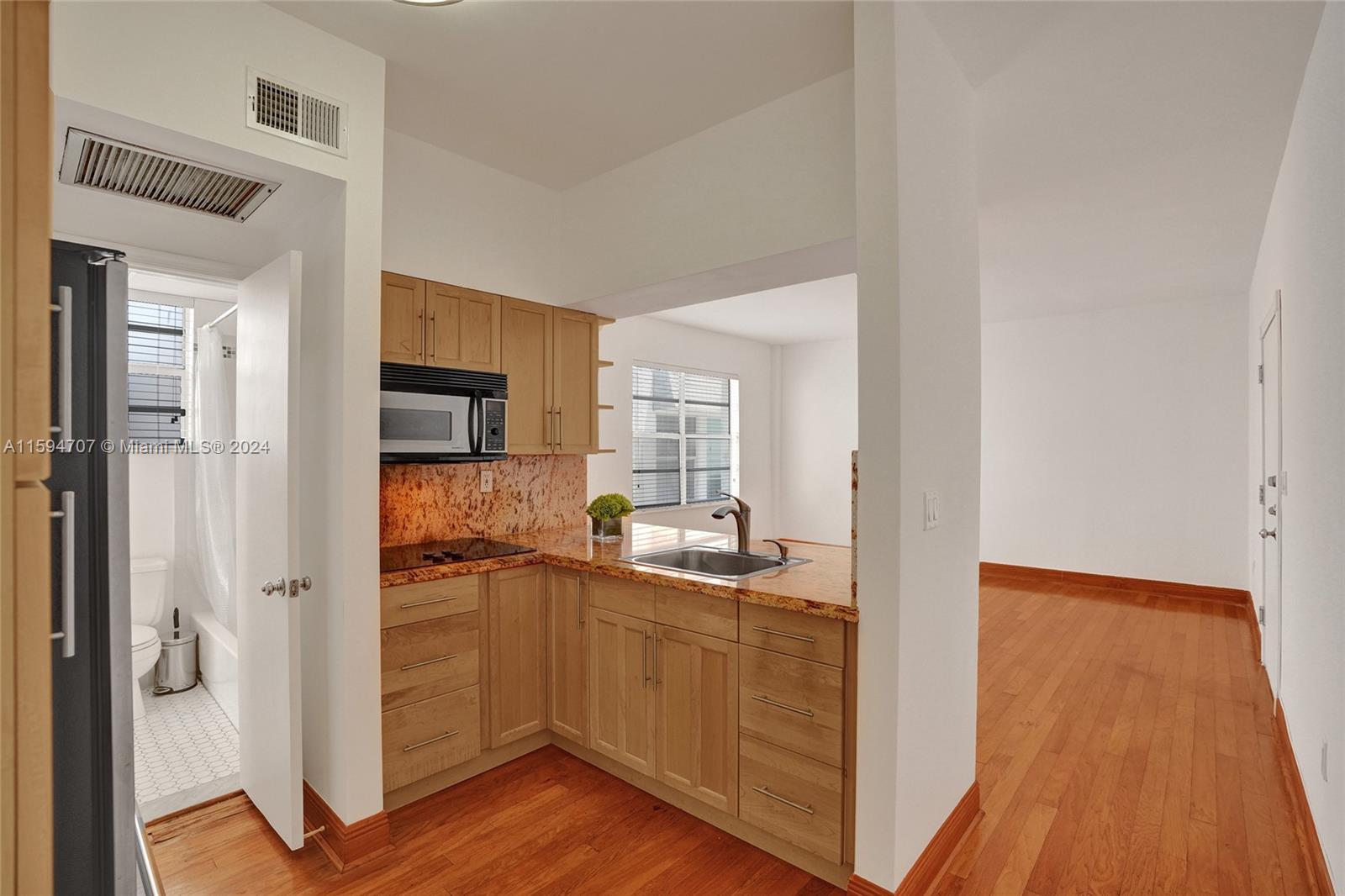 1200 Euclid Ave # 204