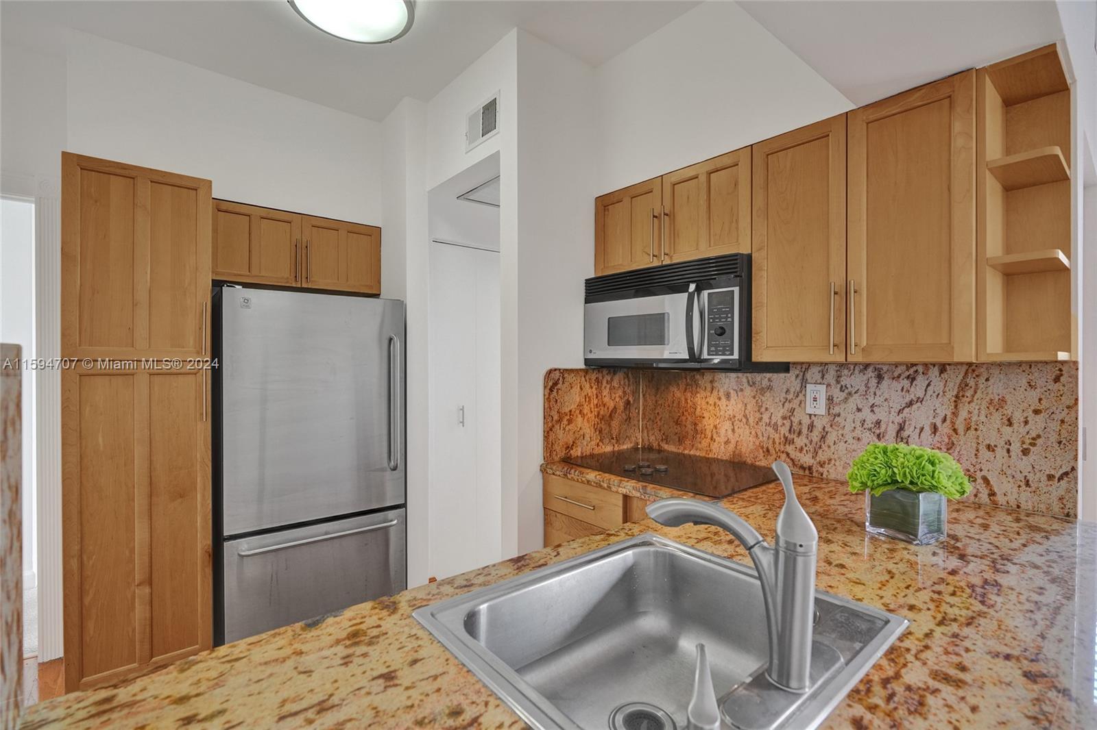 1200 Euclid Ave # 204