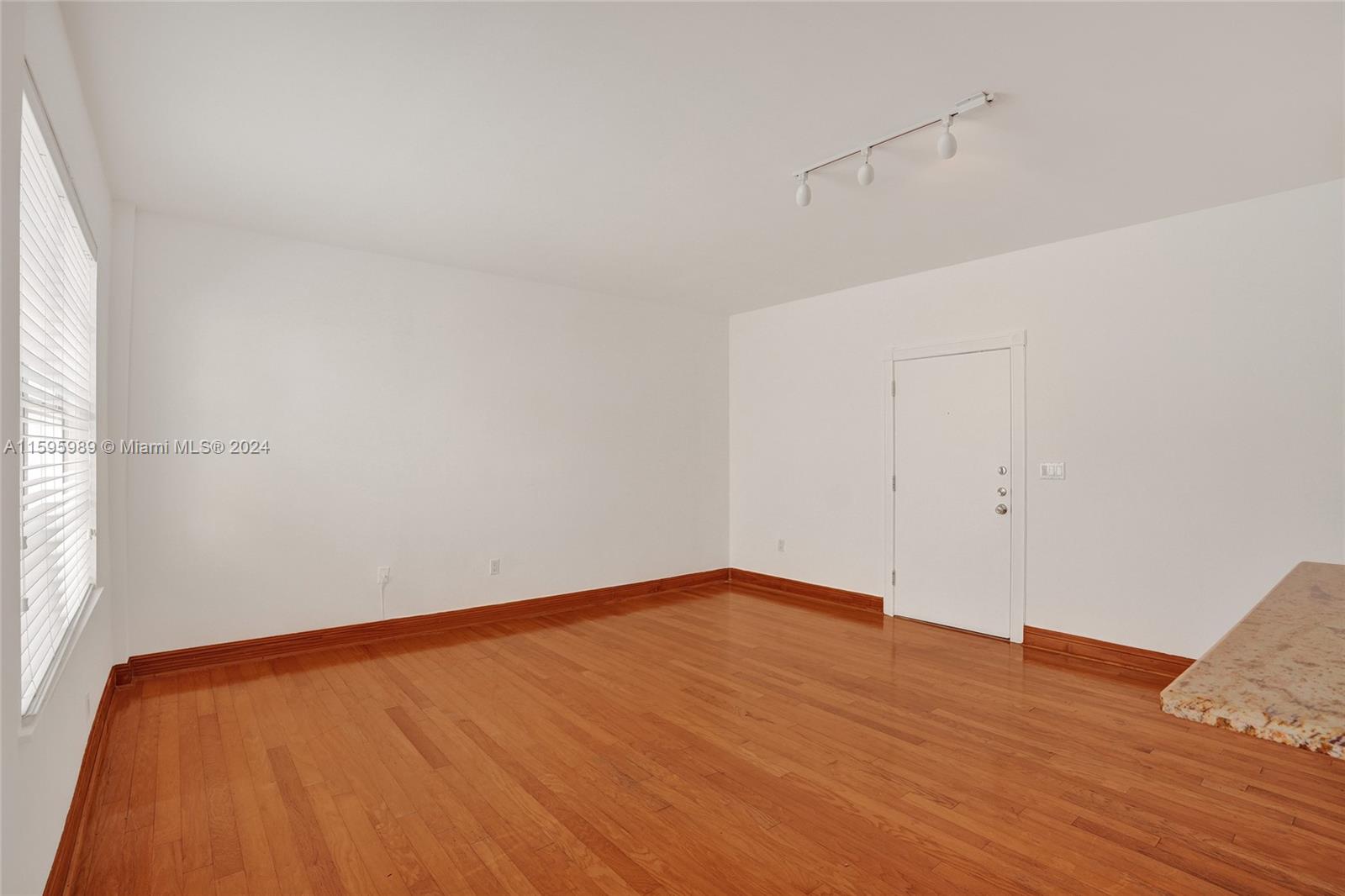1200 Euclid Ave # 204