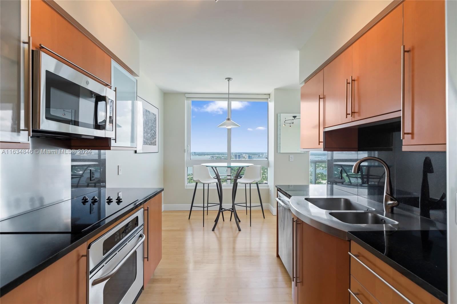 6365 Collins Ave # 4008