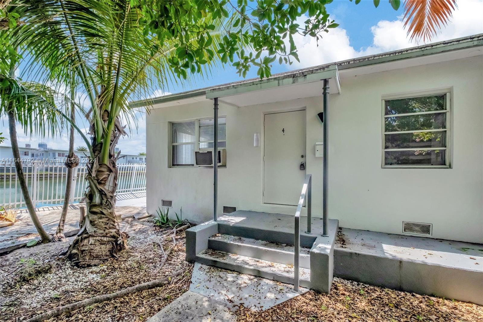 7885 Crespi Blvd # 4