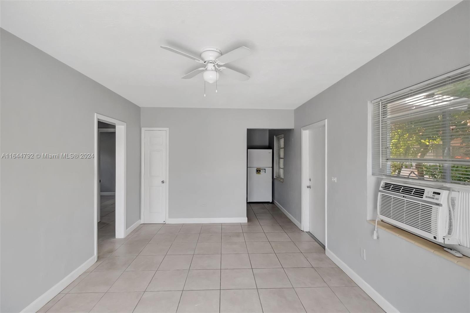 7885 Crespi Blvd # 4