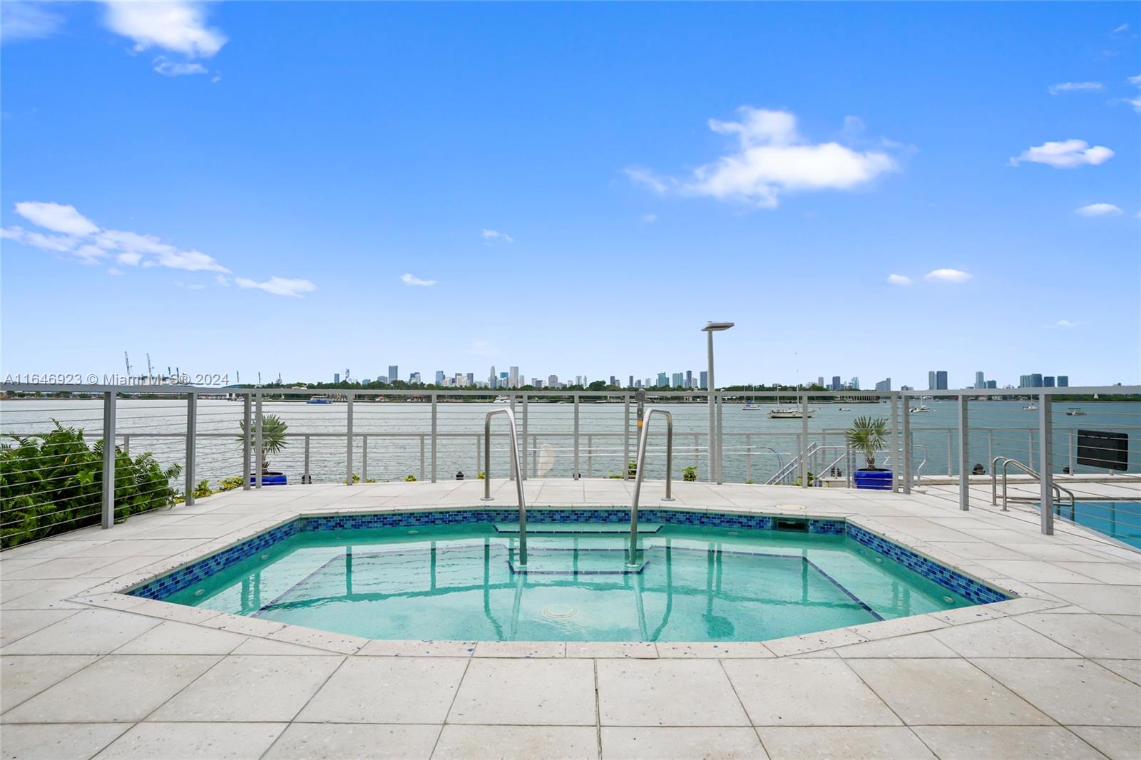 800 West Ave # 738