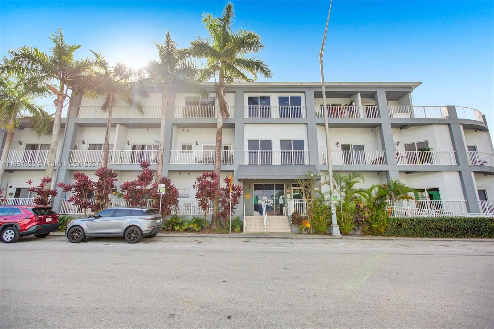 2734 Bird Ave # 201