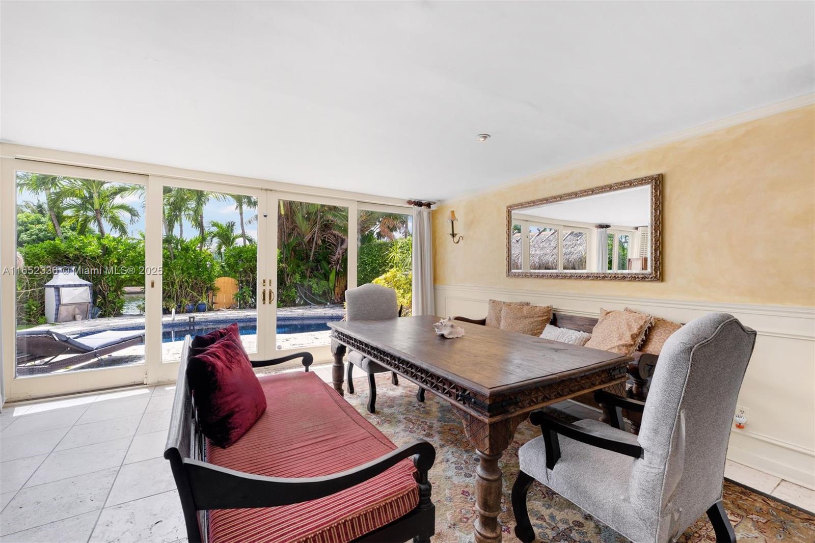 7975 Biscayne Point Cir