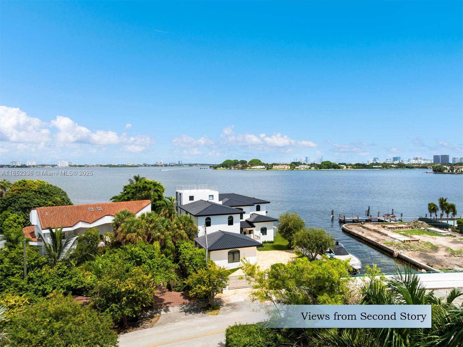 7975 Biscayne Point Cir