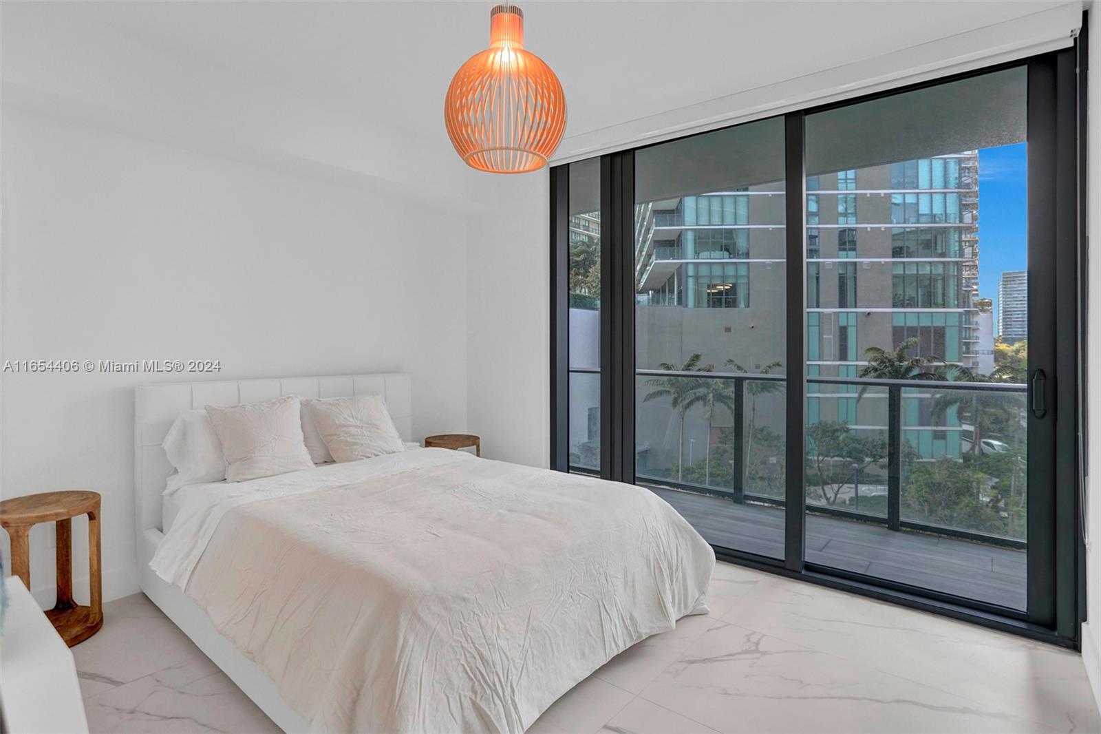 3131 NE 7th Ave # 403