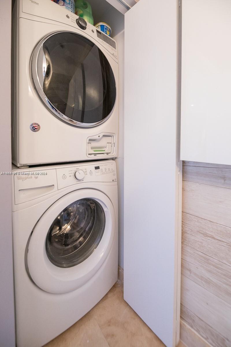 601 NE 36th St # 810