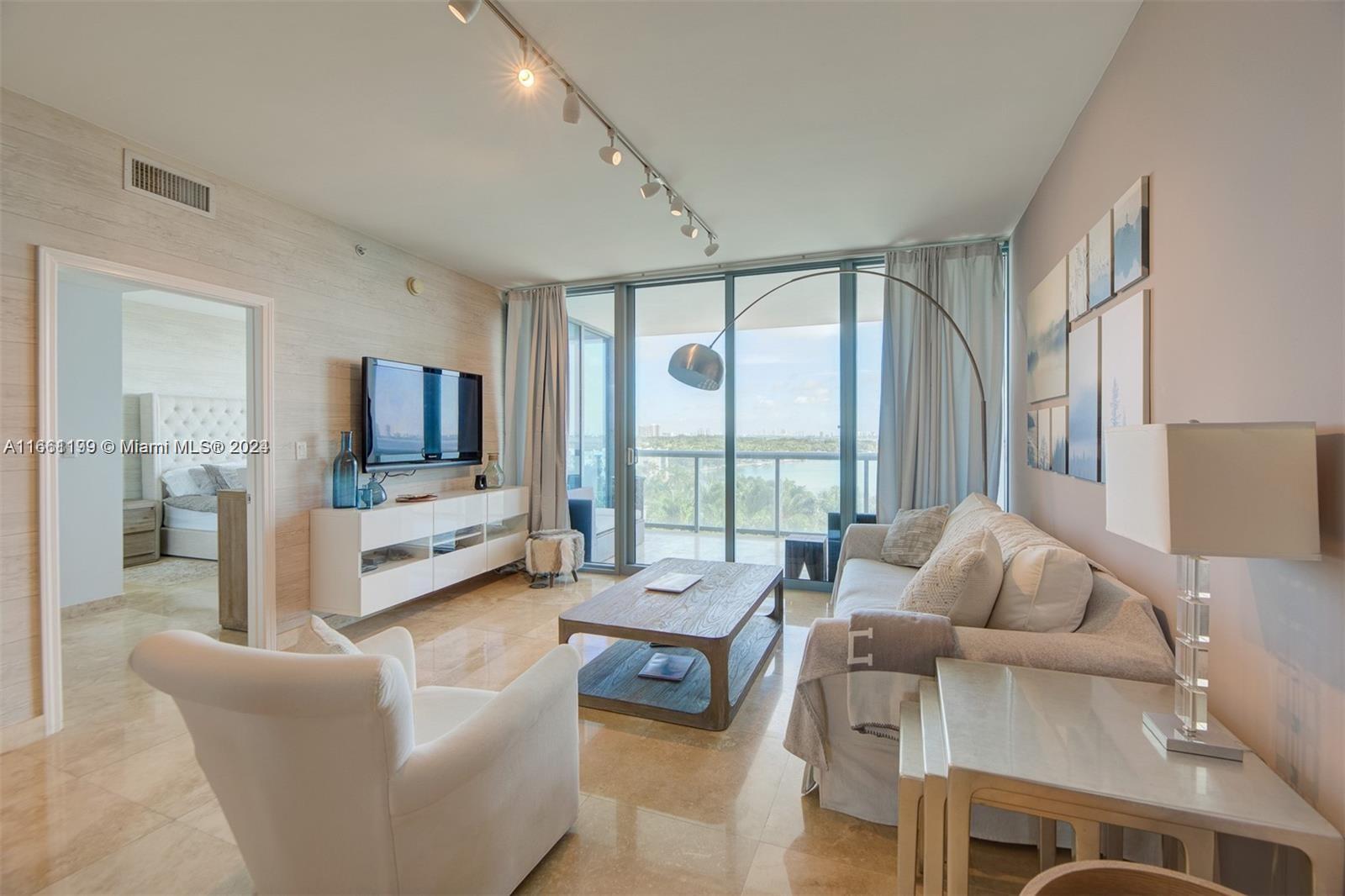 601 NE 36th St # 810