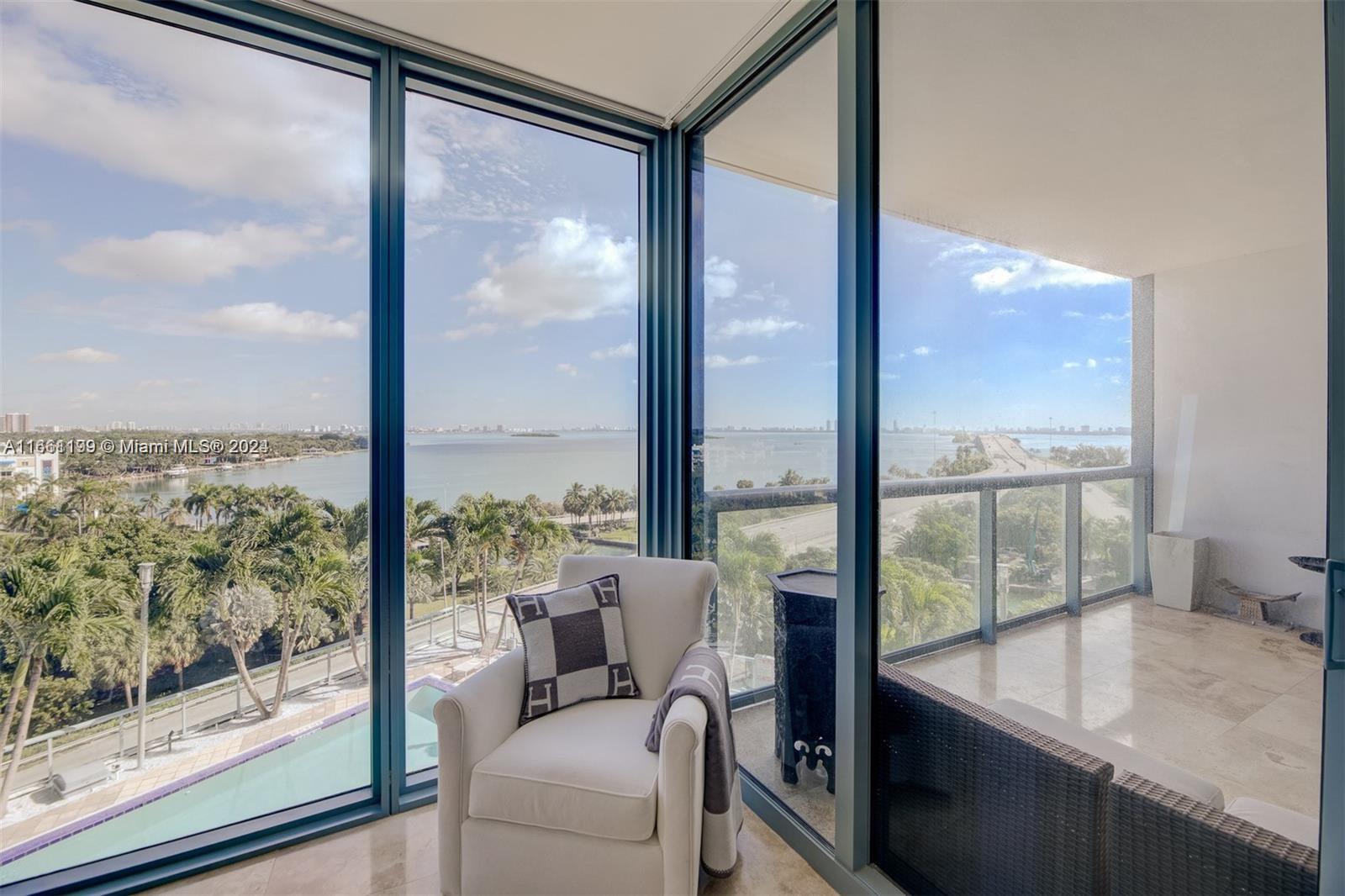 601 NE 36th St # 810