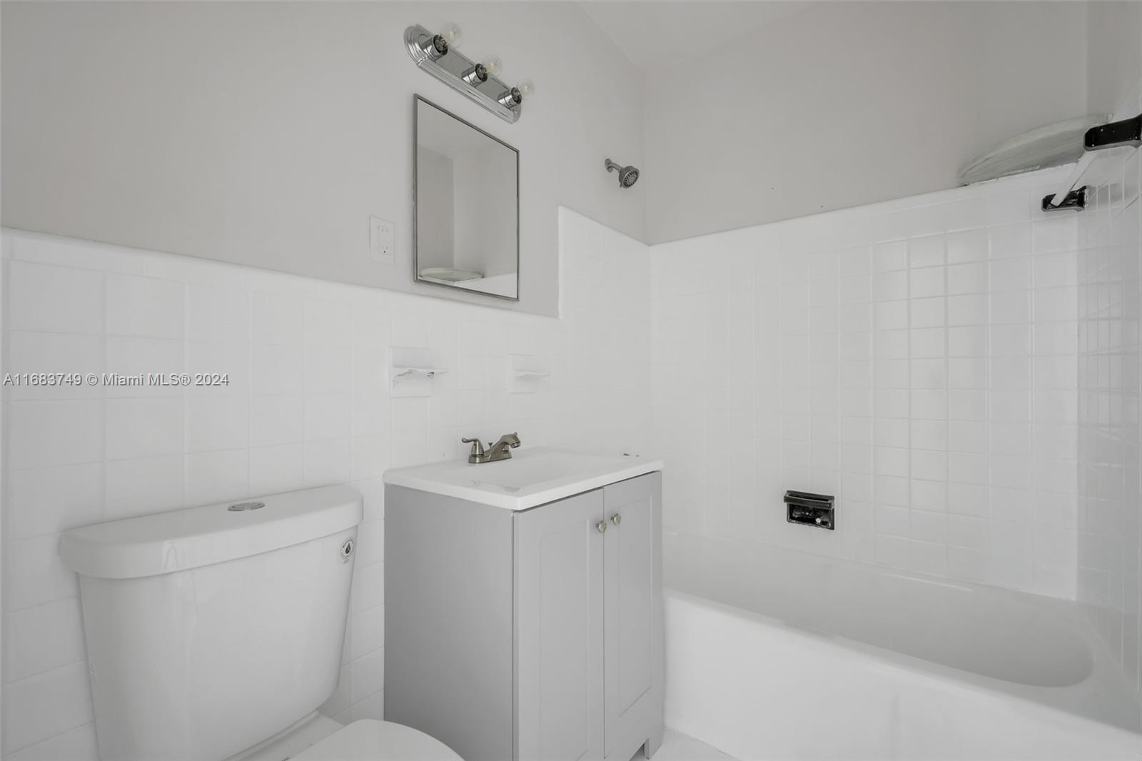 7905 Crespi Blvd # 2