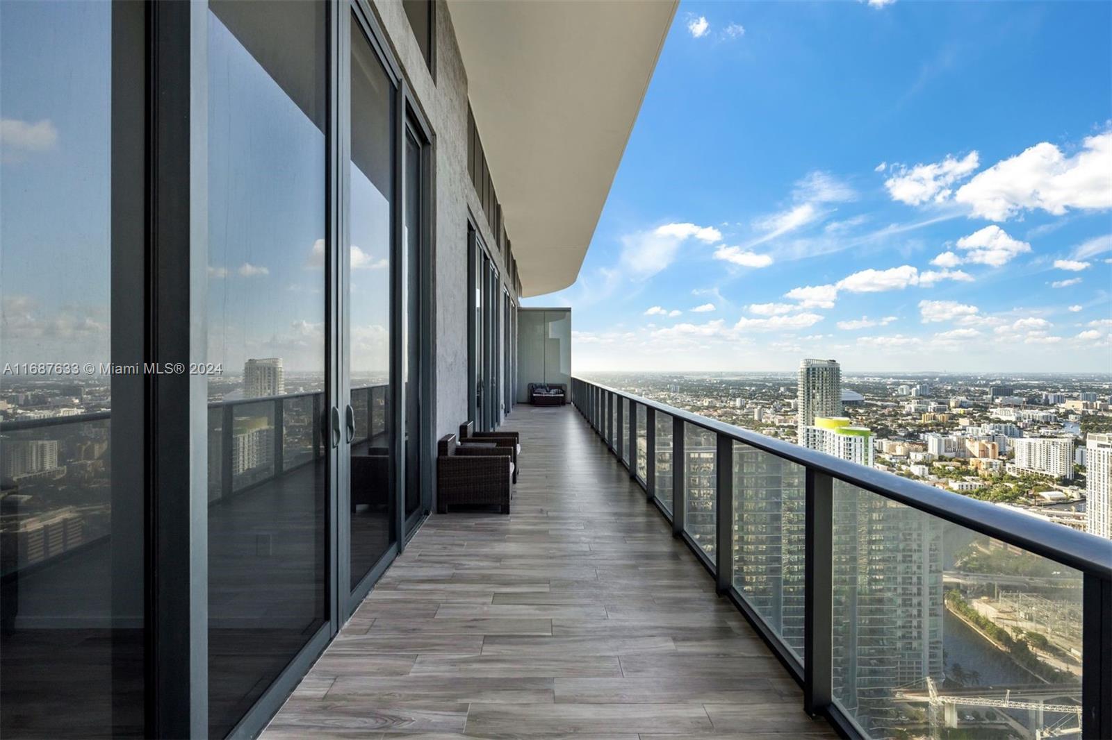 801 S Miami Ave Unit: PH5804