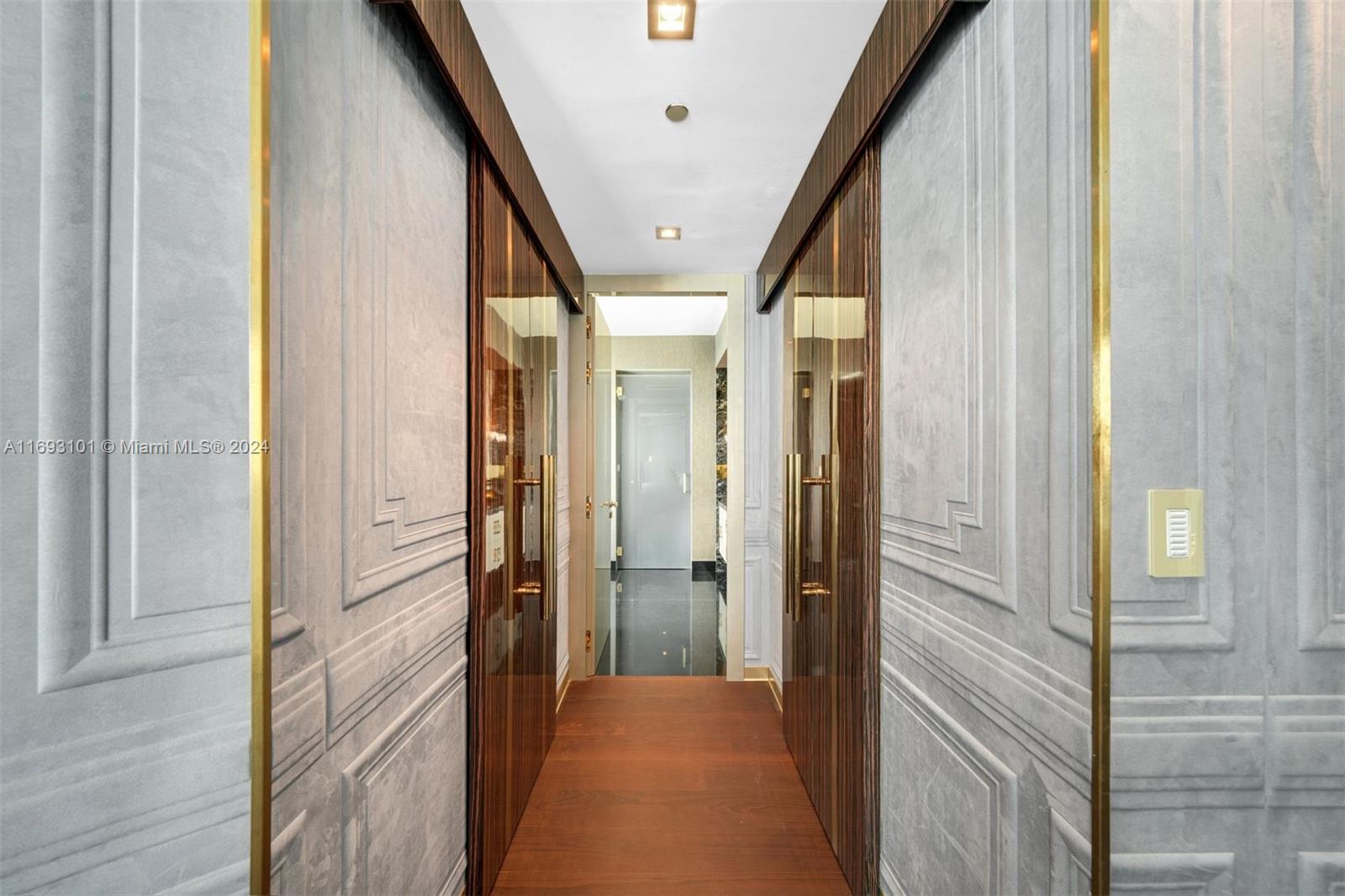 300 S Pointe Dr # 1501