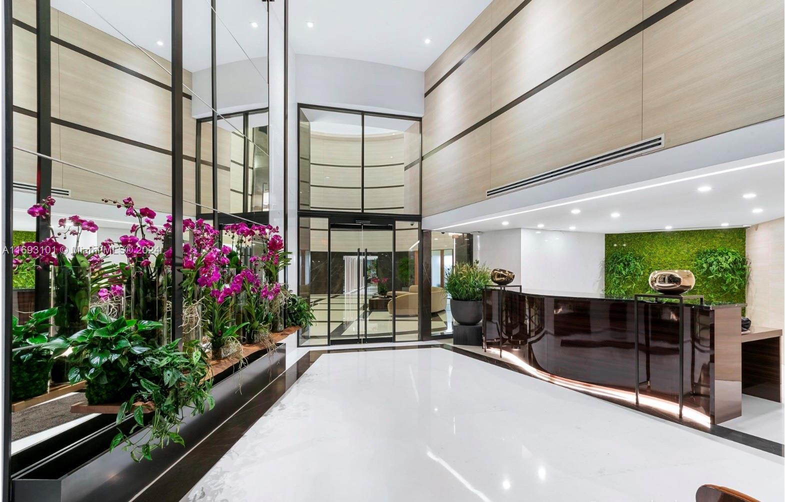 300 S Pointe Dr # 1501