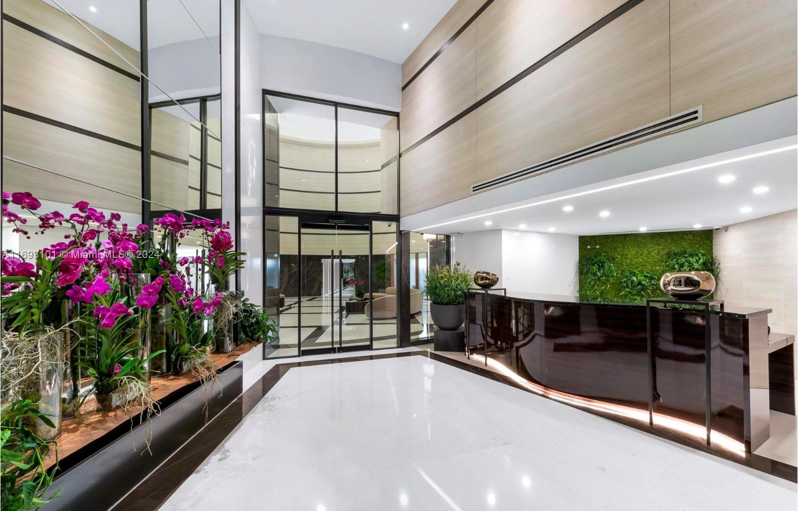 300 S Pointe Dr # 1501