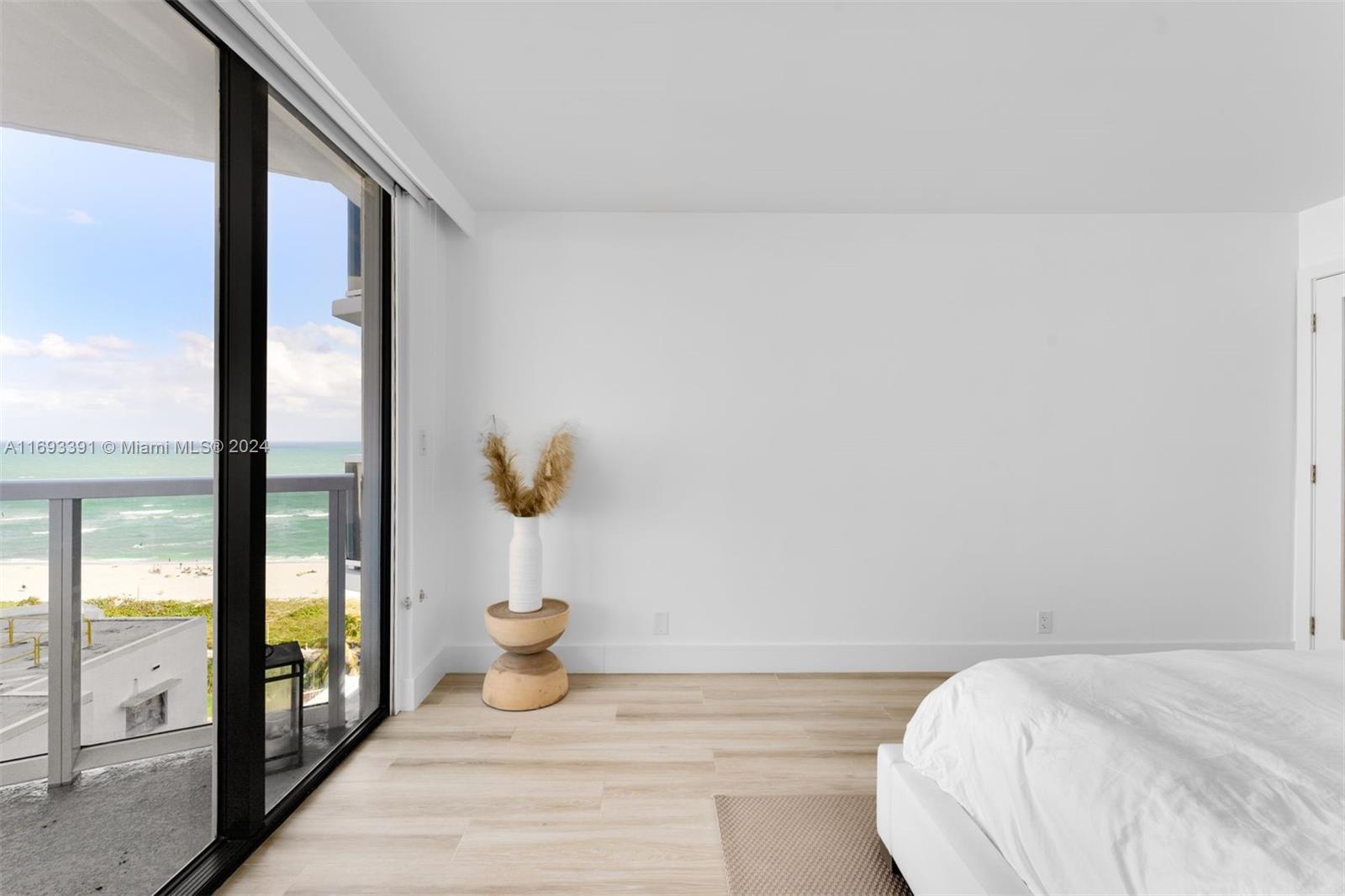 2401 Collins Ave Unit: 1510/1511