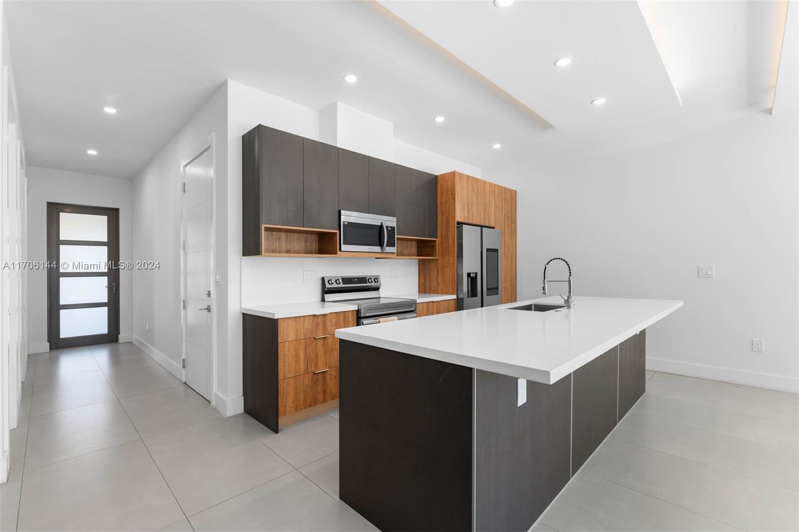 828 SW 30th St # 828