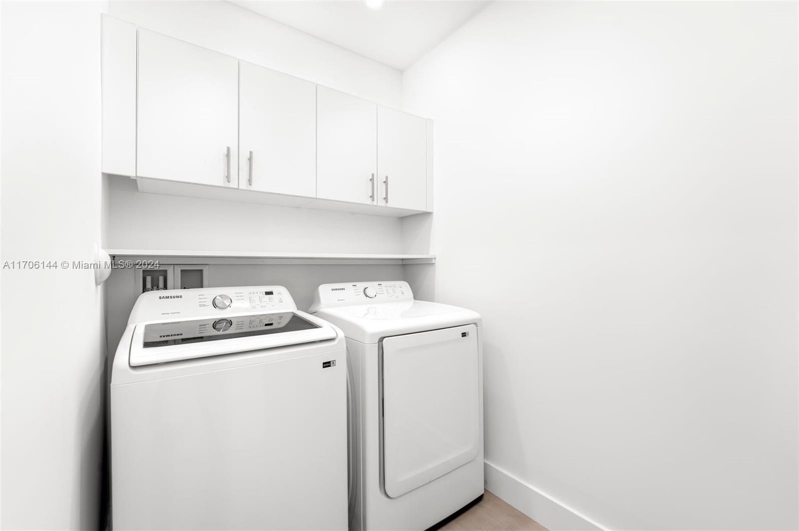 828 SW 30th St # 828