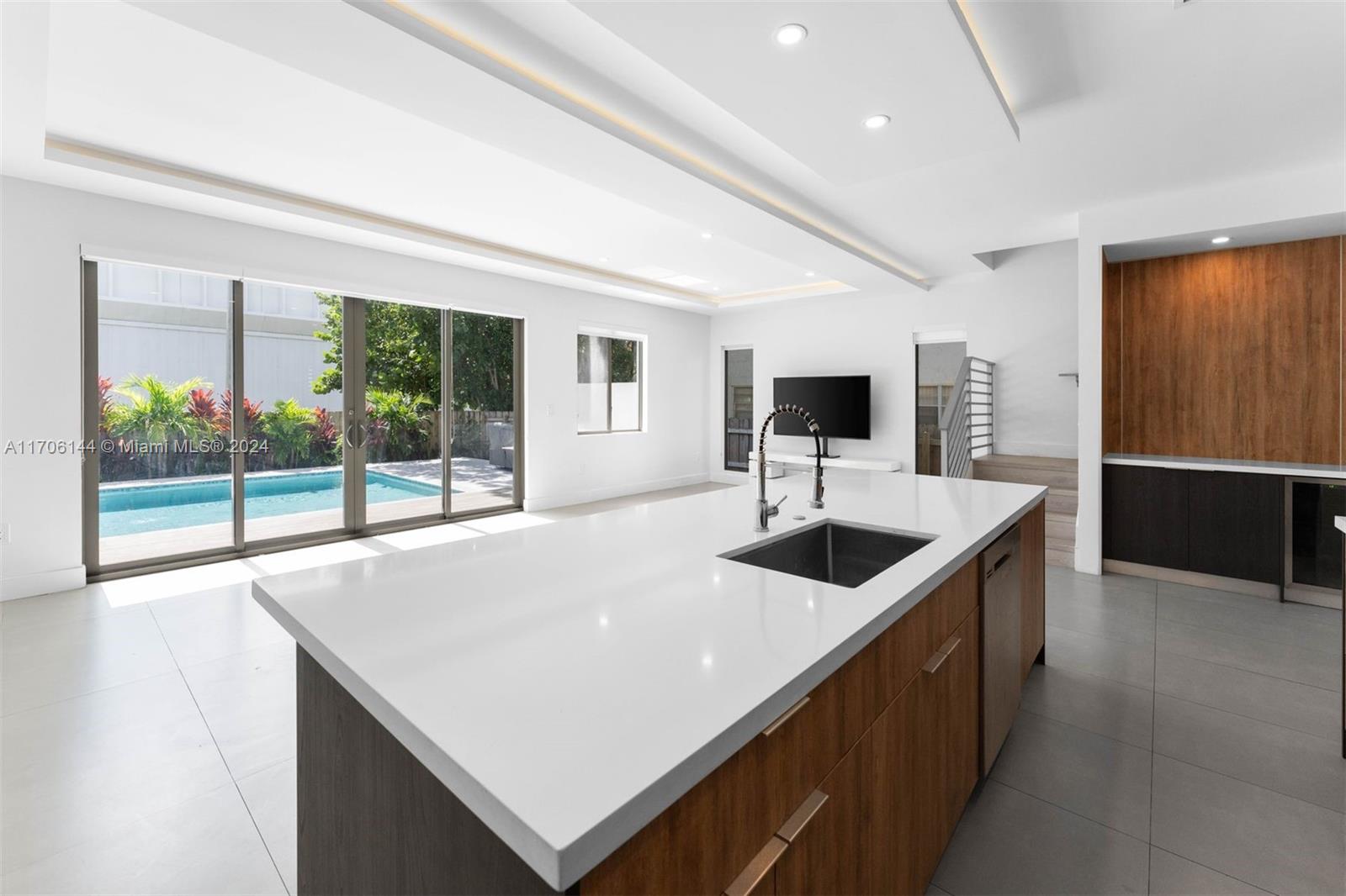 828 SW 30th St # 828