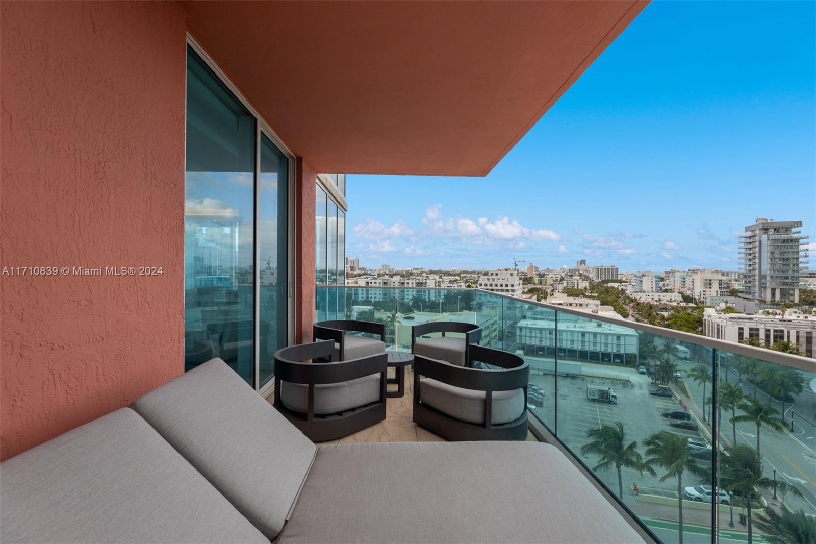 300 S Pointe Dr # 1105