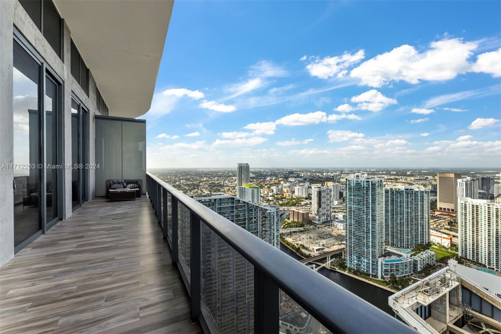 801 S Miami Ave Unit: PH5804