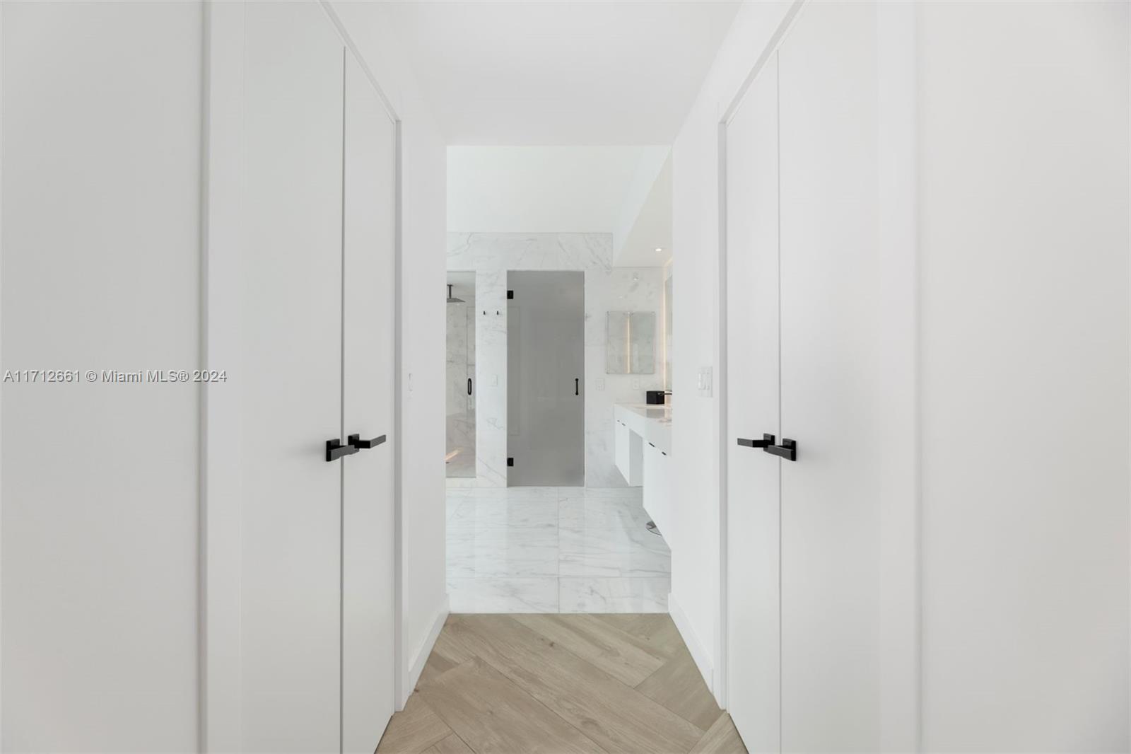 300 S Pointe Dr # 1105