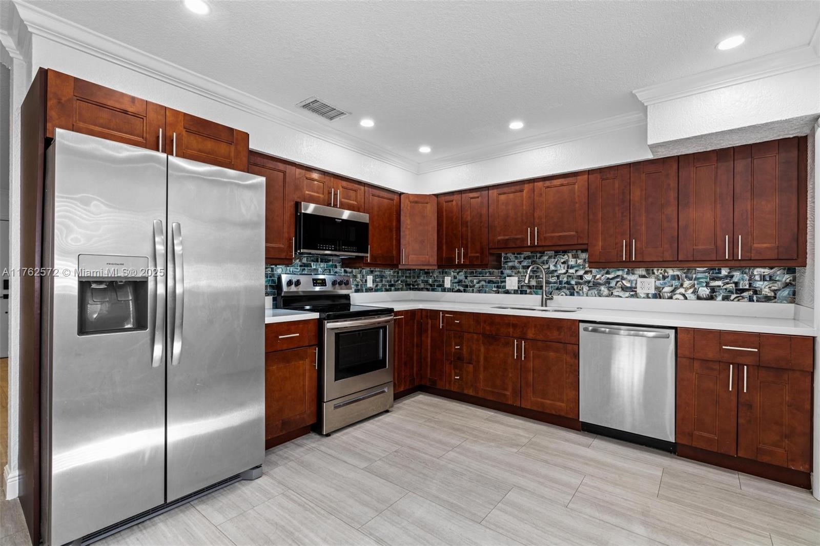 3468 NE 17th Ave # 1