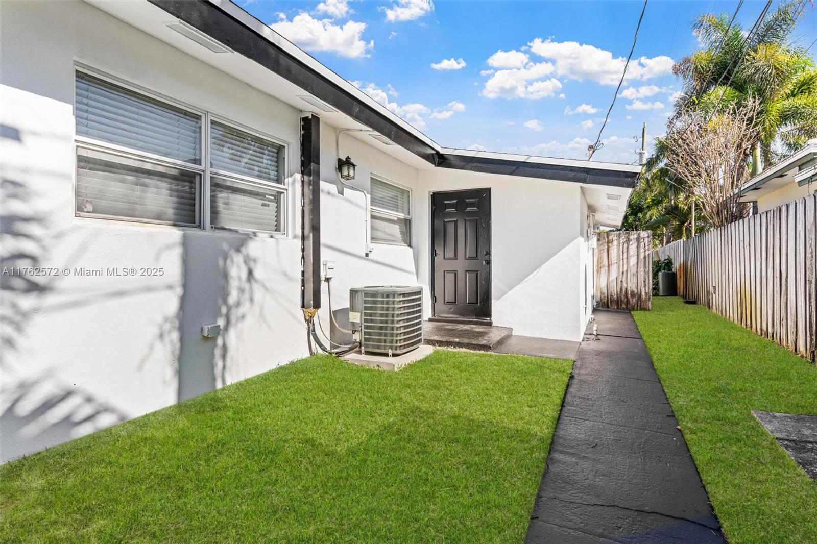 3468 NE 17th Ave # 1