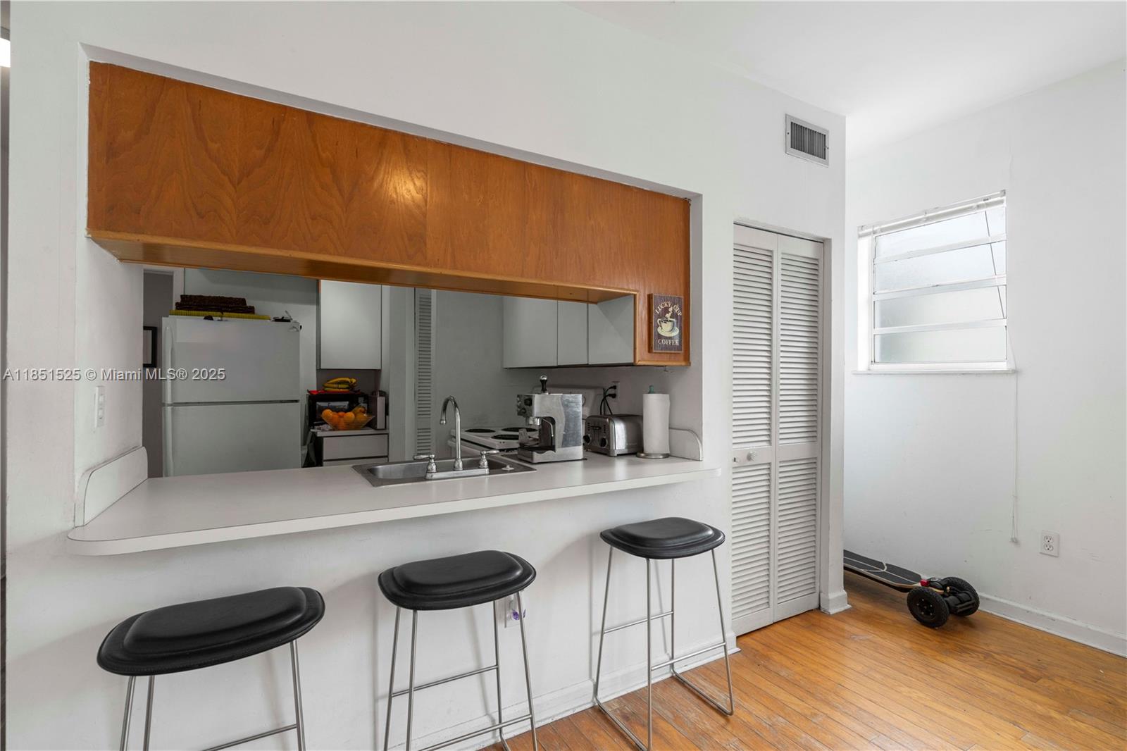 1200 Euclid Ave # 206