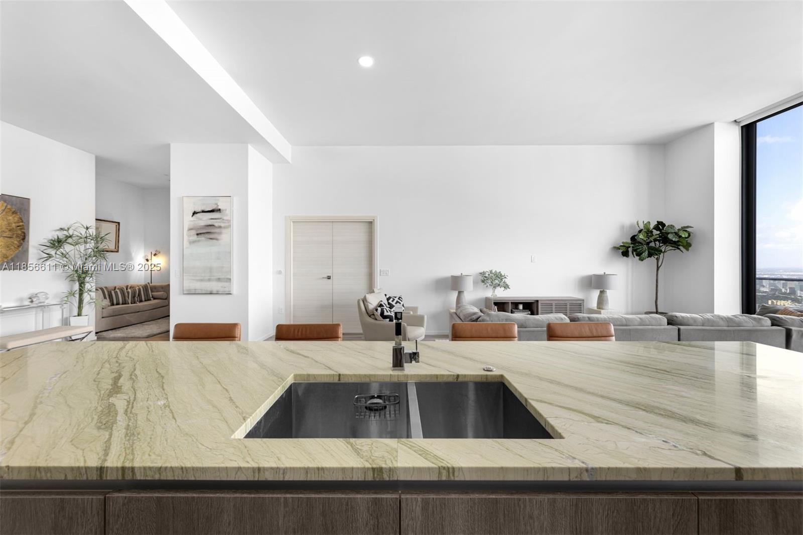 801 S Miami Ave Unit: 5804