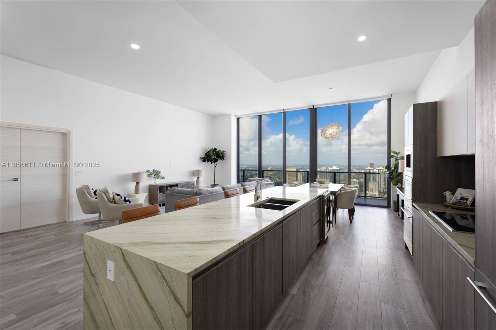 801 S Miami Ave Unit: 5804
