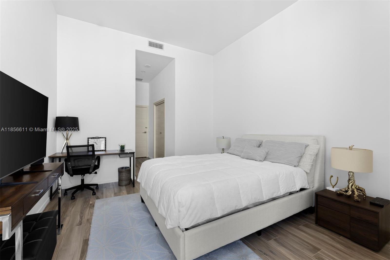 801 S Miami Ave Unit: 5804